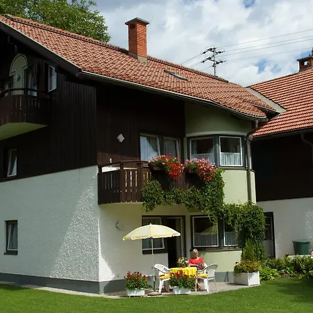 Apartmenthaus Berdnik ケットシャッハ＝マウテン